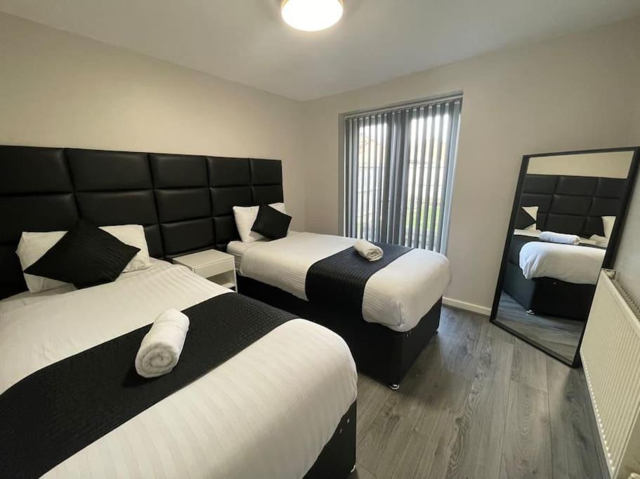 Hosted By Ryan - 2 Bedroom Apartment Liverpool Exterior foto